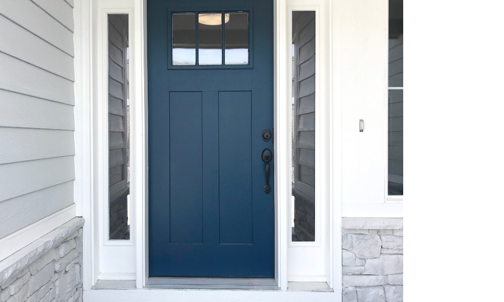 navy, quarter light front door with sidelights with no grilles.