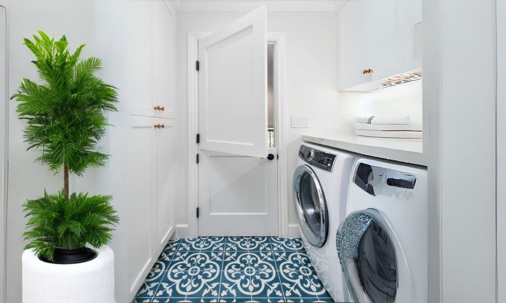 Laundry room with a Dutch door